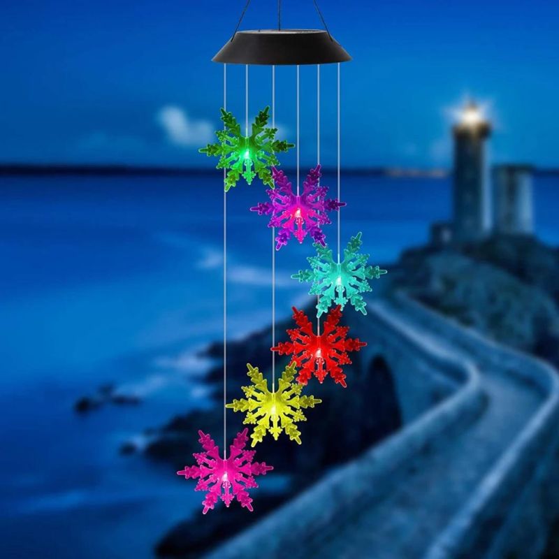 Color Changing Wind Chime Crystal Snowflake LED Wind Chime Portable Waterproof Outdoor Decorative Romantic Wind Chime Light for Patio Wyz18492