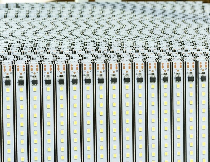 LED Rigid Bar Lights 220V Rigid Strip Lights 2835 SMD White/Warm White LED Cabinet Light